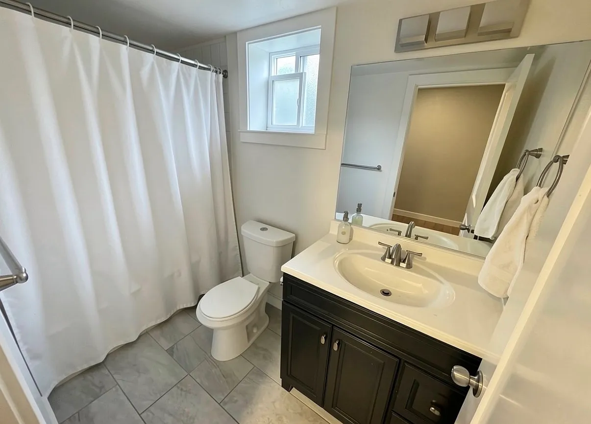2 bed, 1050 sqft, $2,500 — Photo 4