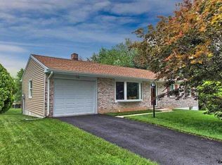 56 Crosswind Dr, Shrewsbury, PA 17361