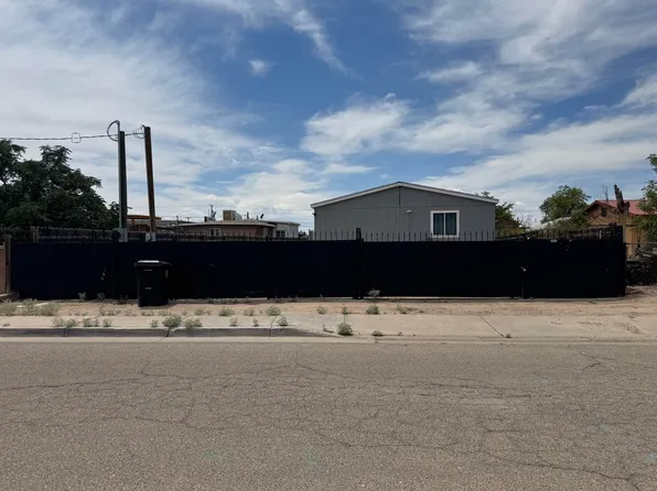 3927 3rd St NW, Albuquerque, NM 87107