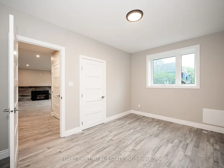 135 Ashbrook Ct #LOWER — Photo 17