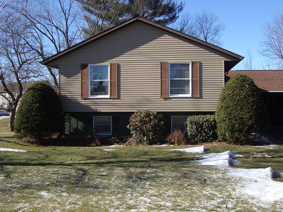 1st image of 130 Collins Dr