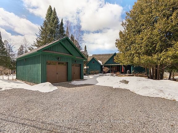 4th image of 304 Indian Point Rd