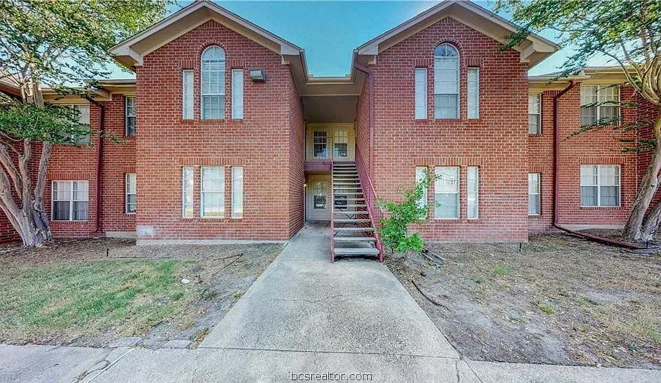 701C Balcones Dr #37