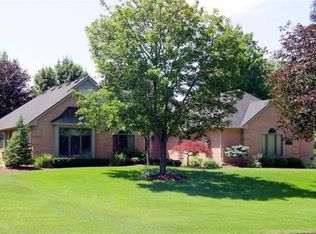4214 Pinehurst Dr, Howell, MI