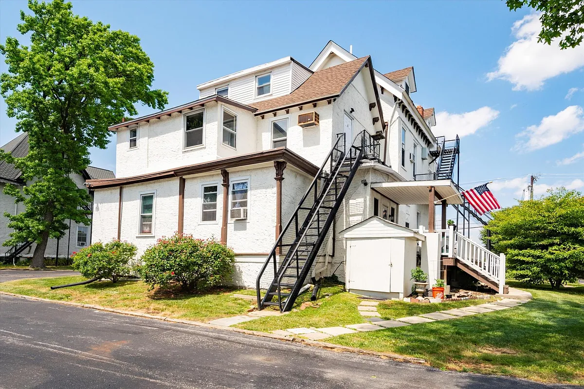 Building Photo - 112 N Swarthmore Ave