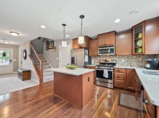 1104 Station Trl, Eagan, MN 55123