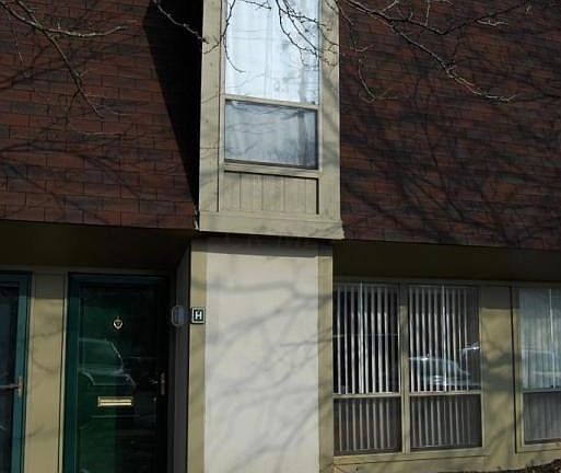 3rd image of 4660 Charecote Ln APT H