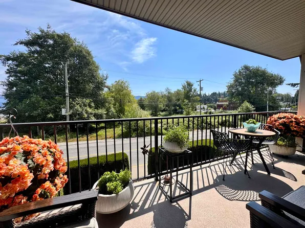 414 Gower Point Rd #202, Gibsons, BC V0N 1V0