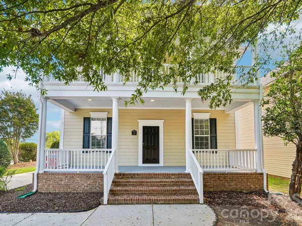 1001 Gainsborough Dr, Matthews, NC 28104