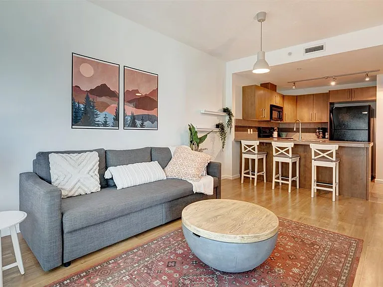 210 15th Ave SE #1302 — Photo 3