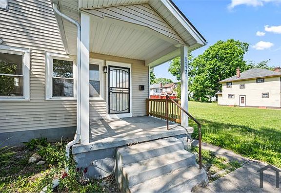 2nd image of 1117 Superior Ave
