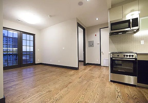5th image of 875 De Kalb Ave #3G