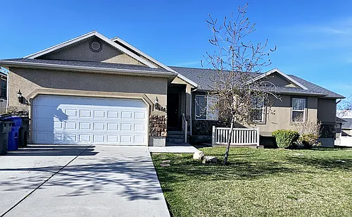 956 W Burro Way Photo 1