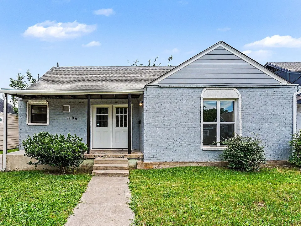 1108 E Robert St