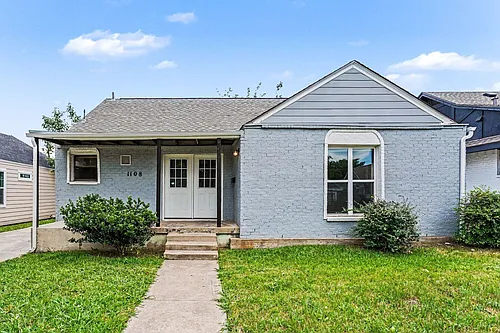 1108 E Robert St Photo 1