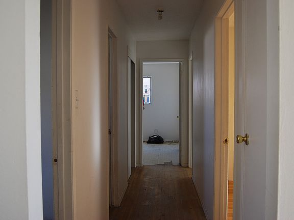3rd image of 209 W Wakeford Ave