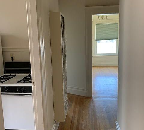 2nd image of 3400 Sacramento St