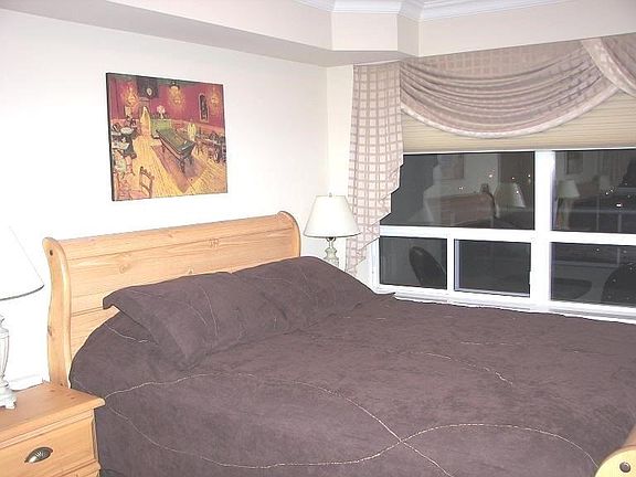 4th image of 250 Wellington St W #536