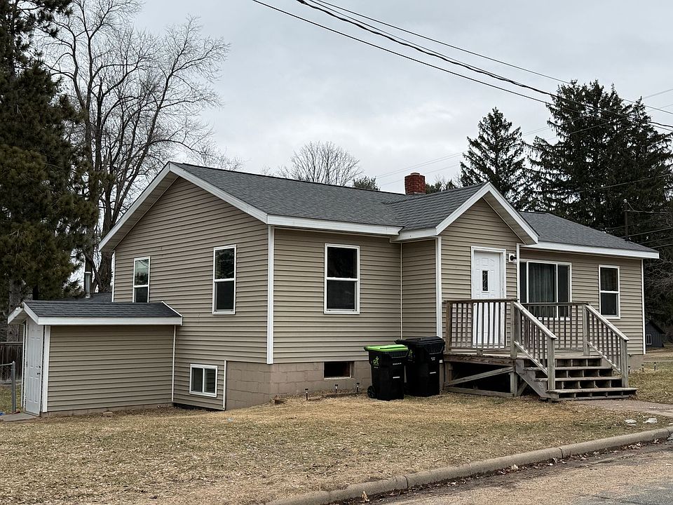 1st image of 421 23rd Ave E