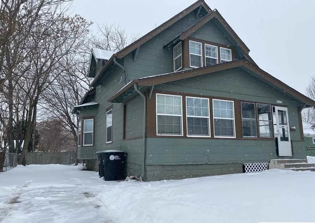 4 bed, 1465 sqft, $2,000 — Photo 1