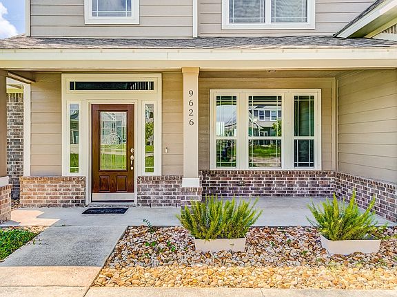 4th image of 9626 Oaklawn Dr