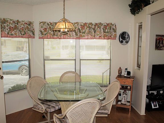 4th image of 37544 Caribbean Dr