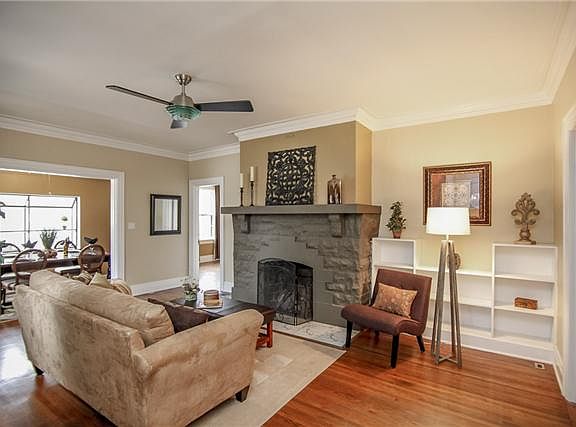 2nd image of 2509 Essex Pl