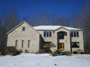 5271 N Shore Rd, Pinconning, MI 48650