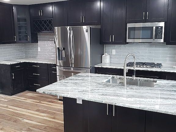 granite kitchen island