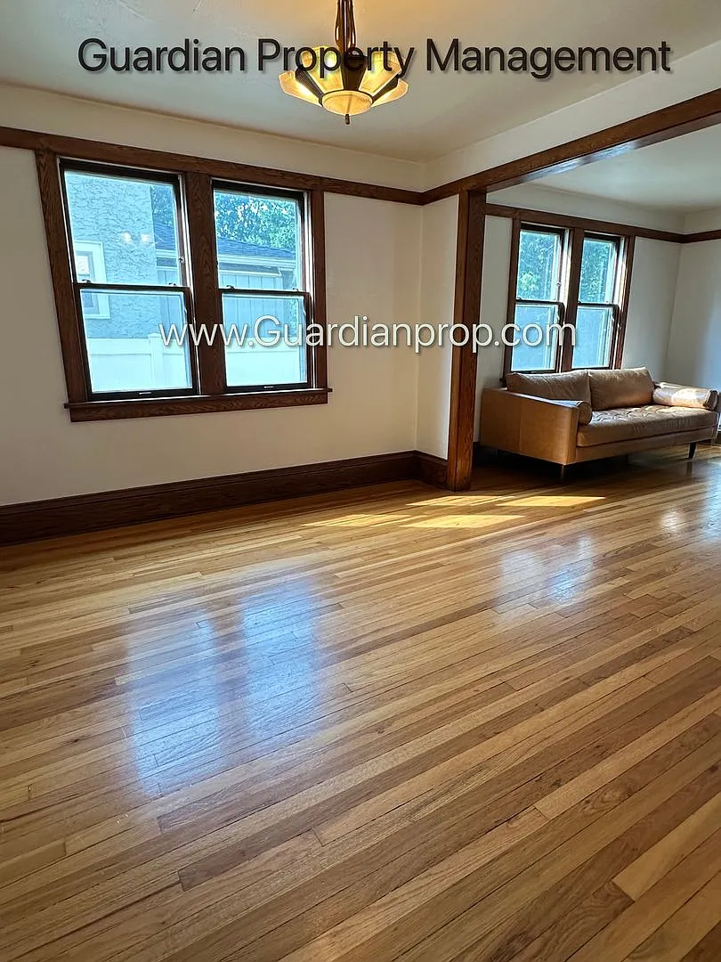 South Minneapolis SFH, Fenced Yard, W/D, Dishwasher, 2 Car Garage — Photo 1
