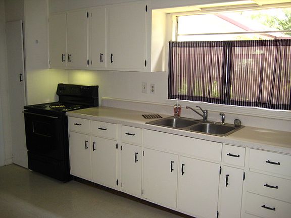 5th image of 407 W 18th St