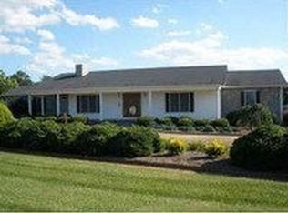 1193 Wandering Ln, Hickory, NC 28601