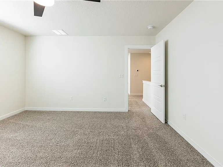 1848 Bonham Ln — Photo 22