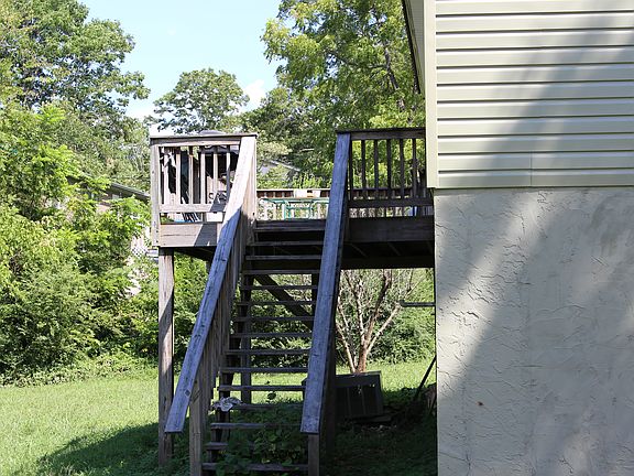 2nd image of 400 Heritage Hills Cir NE