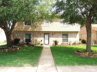 6822 Falling Waters Dr, Spring, TX 77379