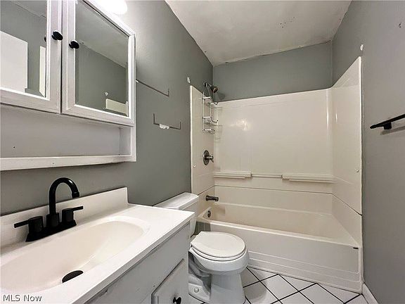 3rd image of 119 Green Bay Dr