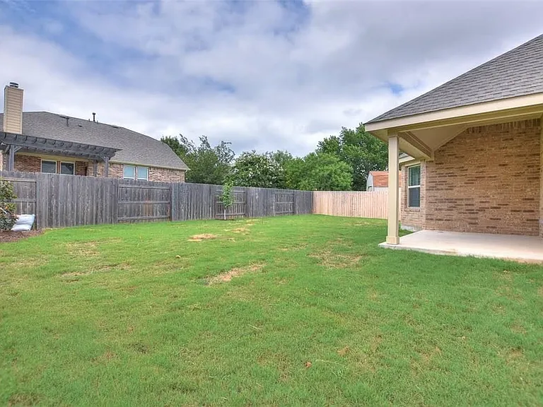 2005 Southcreek Dr — Photo 34