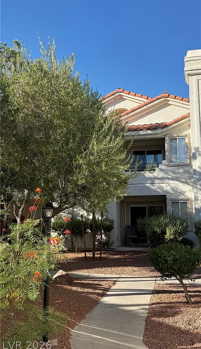 3 bed, 2.0 bath, 1266 sqft, $1,750 — Photo 4