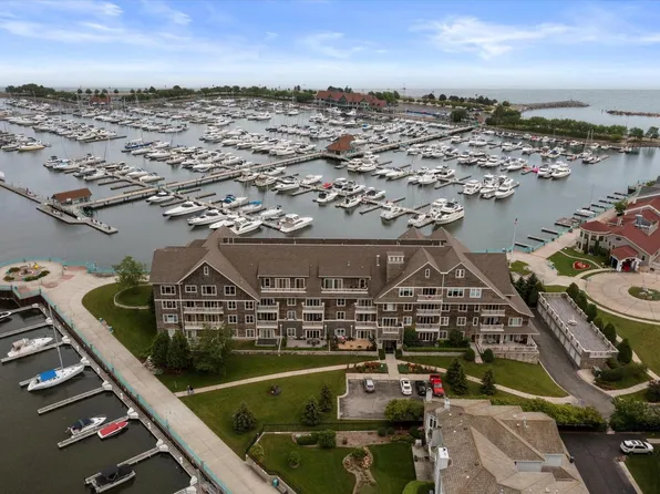 4 Gaslight DRIVE #210, Racine, WI 53403