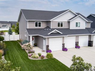 208 Nina Ln, Bismarck, ND 58504