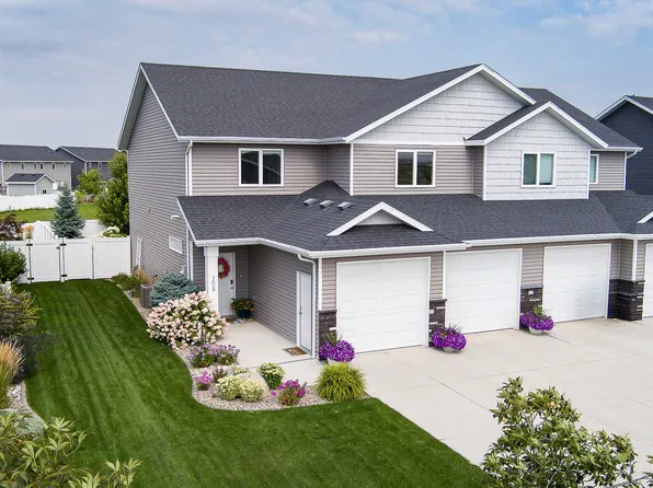 208 Nina Ln, Bismarck, ND 58504