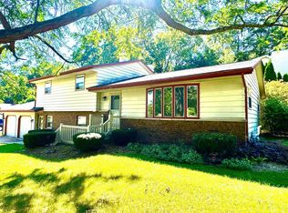 104 S Pontiac Dr, Janesville, WI 53545