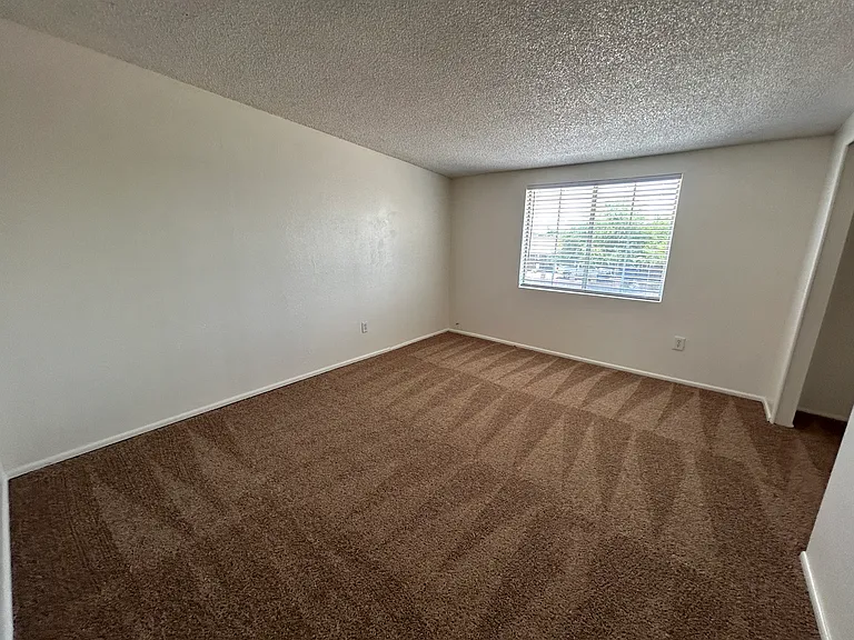 6 bed, 3.0 bath, 2269 sqft, $2,495 — Photo 35