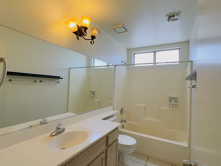 8625 W Edgemont Ave — Photo 6