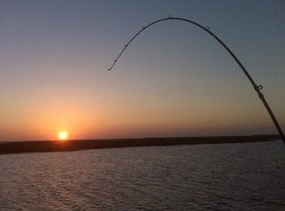 32 Live Oak Bnd, Sargent, TX 77414