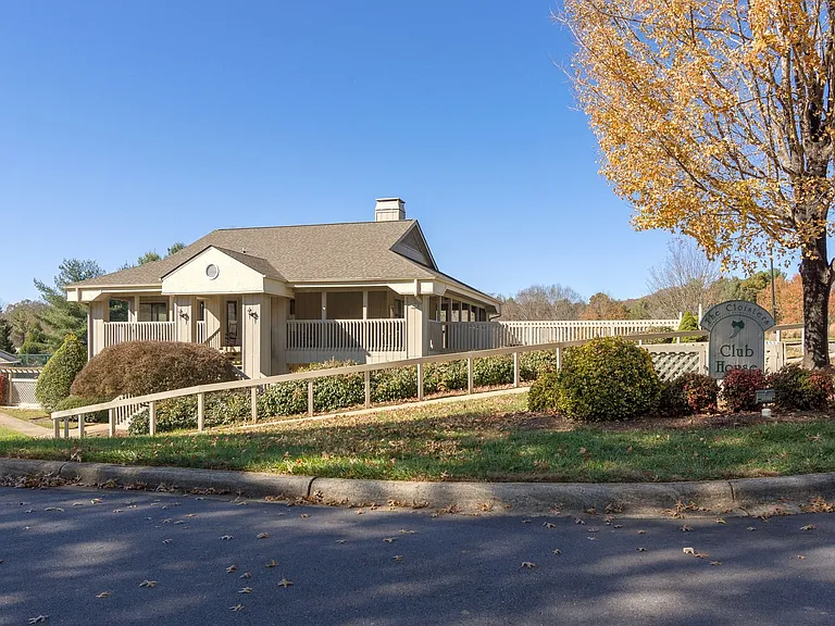 804 Abbey Cir — Photo 21