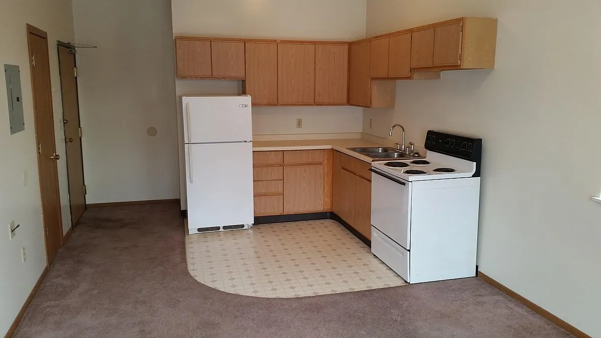 Building Photo - 116 N 7th Ave E #5