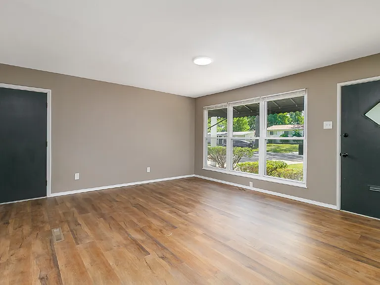 1215 Pamela Dr — Photo 11