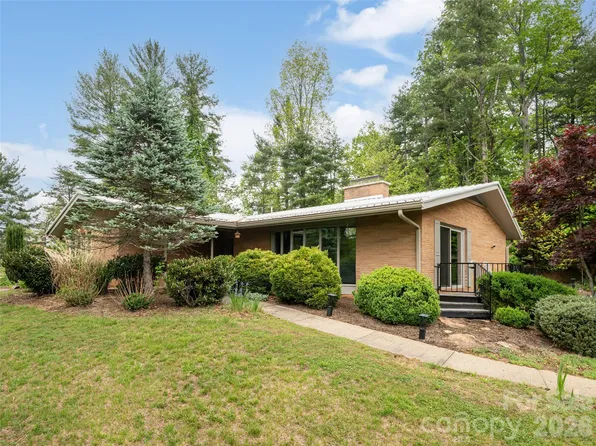 29 Longue Vue Ln, Canton, NC 28716