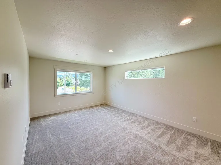 424 S Olive Ave #201 — Photo 22